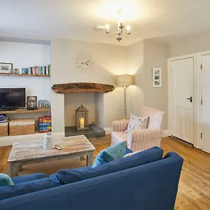 Host & - The Gull's Nest Apartment
