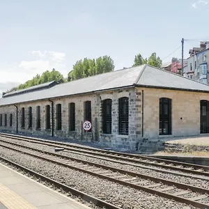 Evening Star Engine Shed Apartment